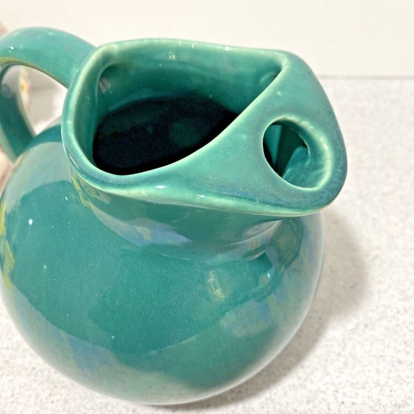 Vintage USA Art Pottery Tilted Ball Pitcher w/ Ice Lip Green Glazed 1950's Mod - Picture 9 of 9